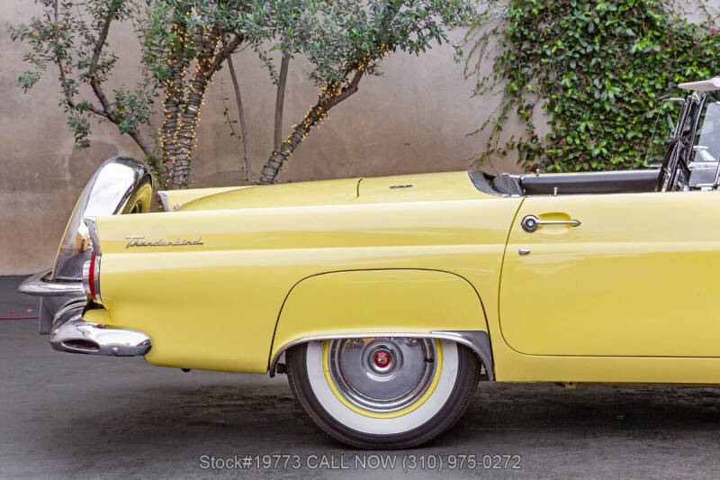 1956 Ford Thunderbird