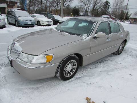 2001 Lincoln Town Car for sale at Roddy Motors in Mora MN