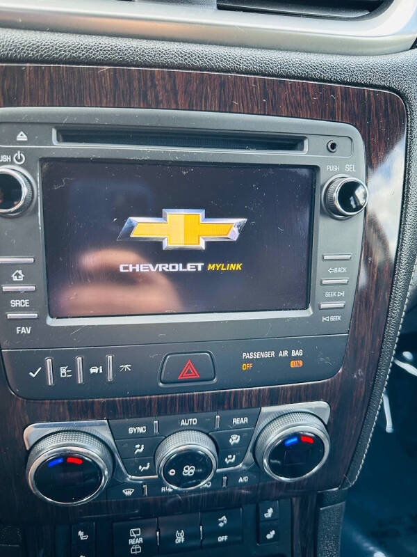 2017 Chevrolet Traverse LT