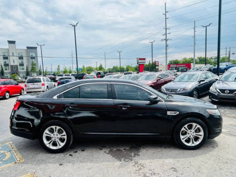 2013 Ford Taurus SEL