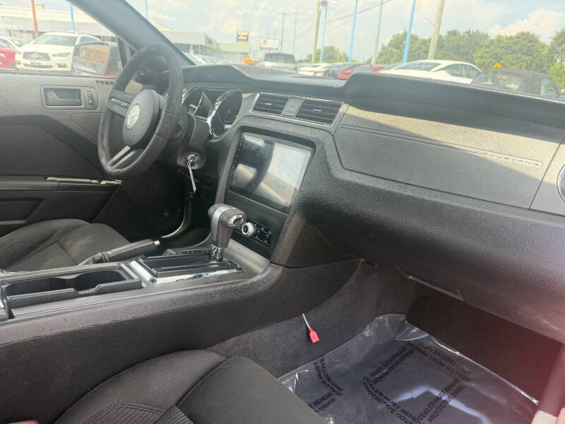 2012 Ford Mustang V6