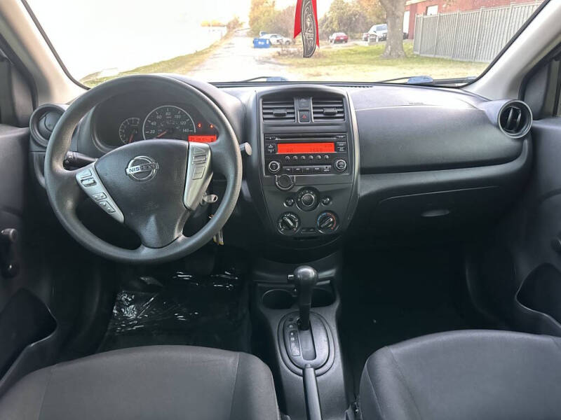 2016 Nissan Versa 1.6 SV