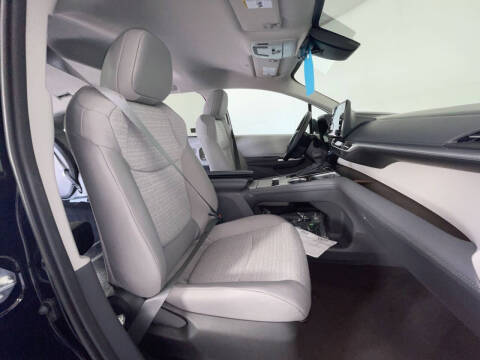 2024 Toyota Sienna LE 8-Passenger