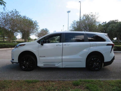 2023 Toyota Sienna XSE 7-Passenger