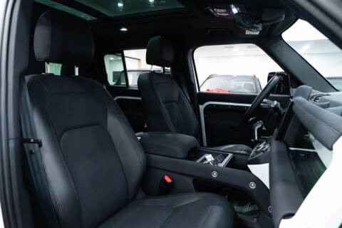 2023 Land Rover Defender 130 SE