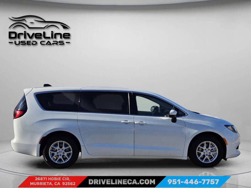 2022 Chrysler Voyager LX