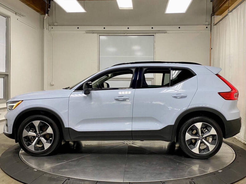 2026 Volvo XC40 B5 Plus