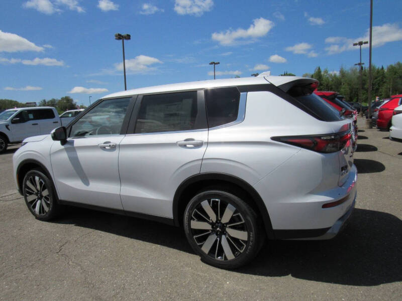 2025 Mitsubishi Outlander SE
