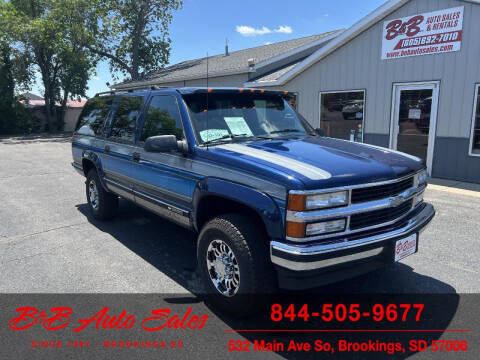 1995 Chevrolet Suburban for sale at B & B Auto Sales in Brookings SD