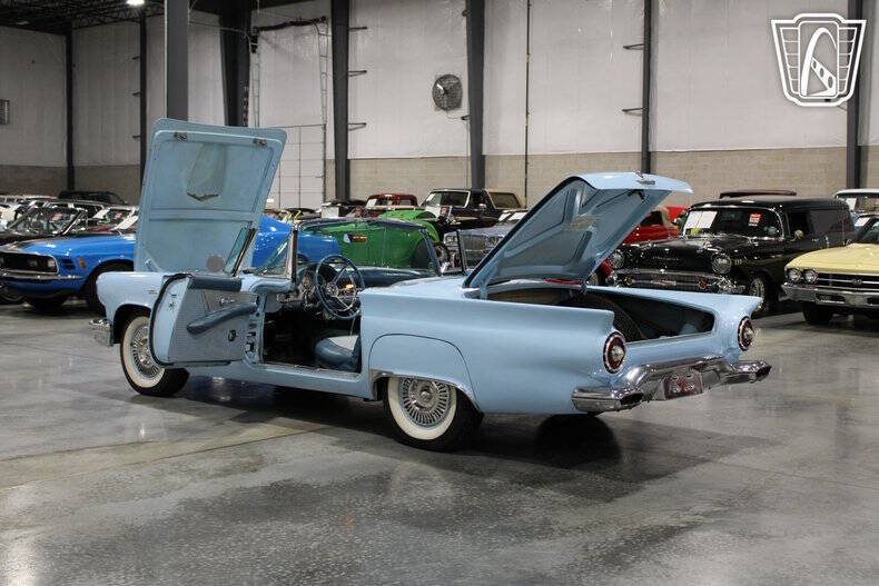 1957 Ford Thunderbird
