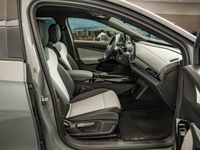 2025 Volkswagen ID.4 Pro