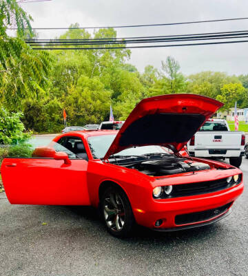 2017 Dodge Challenger SXT Plus