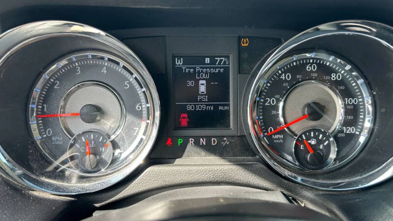 2011 Chrysler Town and Country Touring-L