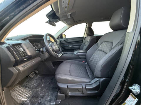 2024 Nissan Pathfinder S