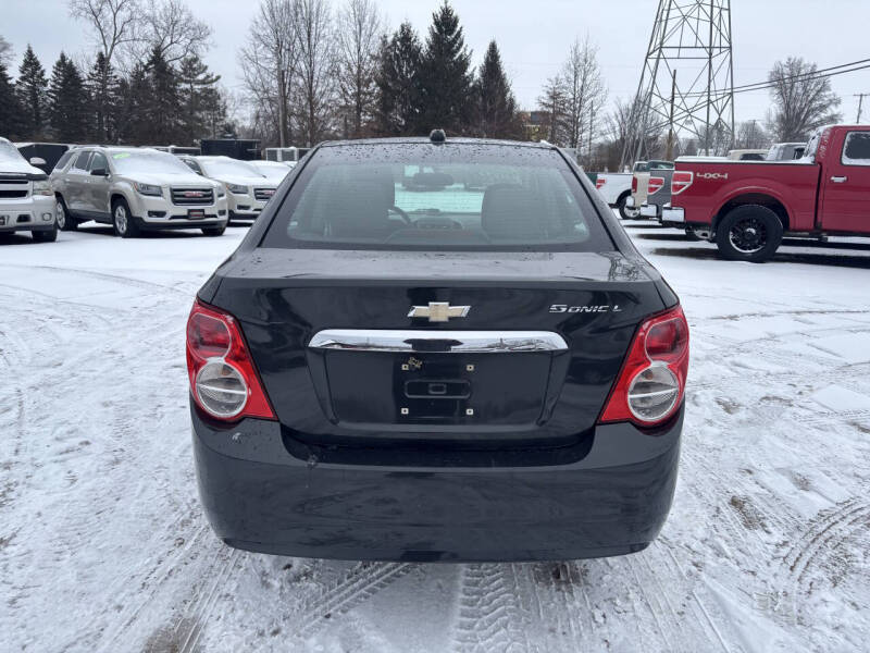 2016 Chevrolet Sonic LT Auto