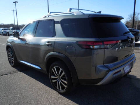 2024 Nissan Pathfinder Platinum