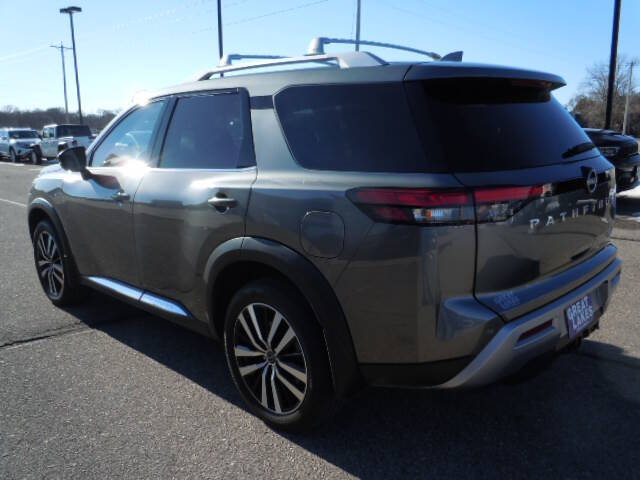 2024 Nissan Pathfinder Platinum