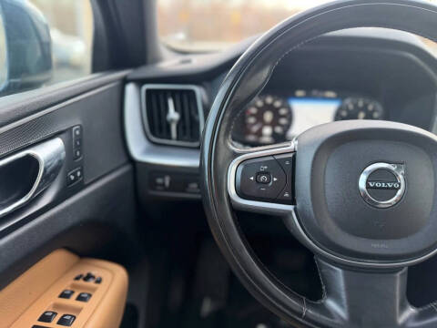 2020 Volvo XC60 T5 Momentum