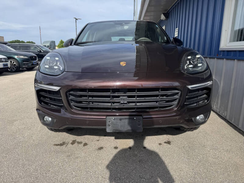 2017 Porsche Cayenne Platinum Edition