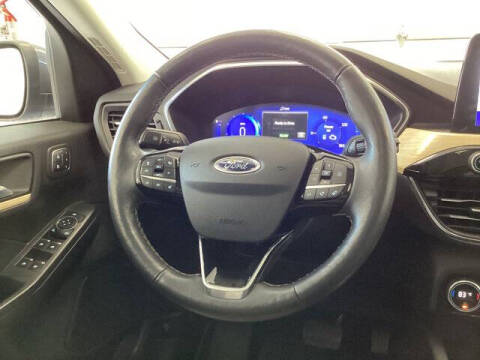 2021 Ford Escape Hybrid Titanium