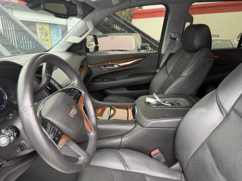 2017 Cadillac Escalade Standard