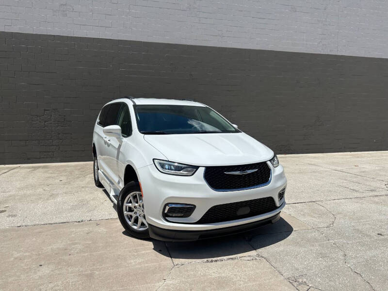 2022 Chrysler Pacifica Touring L