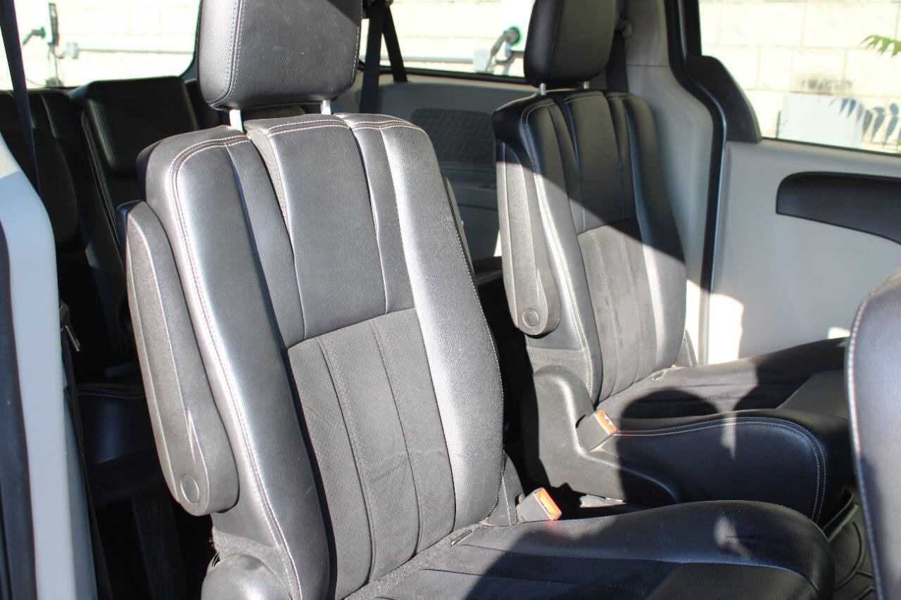 DodgeGrand Caravan16