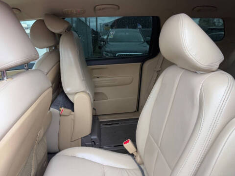 2017 Kia Sedona LX
