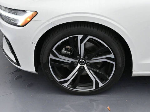 2025 Volvo S60 B5 Plus