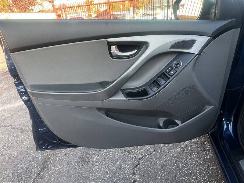 2014 Hyundai Elantra SE