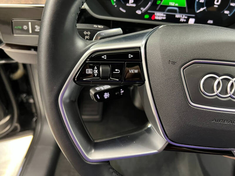 2019 Audi e-tron quattro Premium Plus