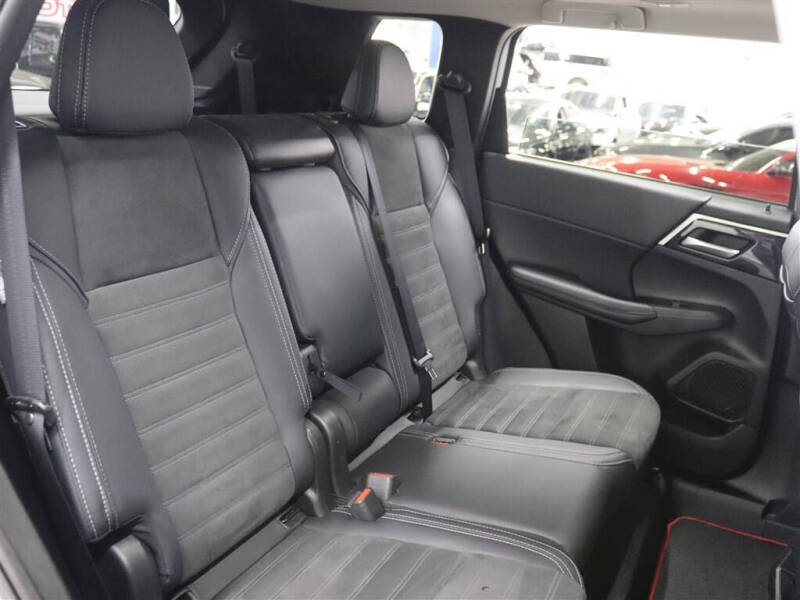 2024 Mitsubishi Outlander PHEV SE