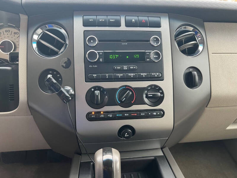 2011 Ford Expedition EL XLT