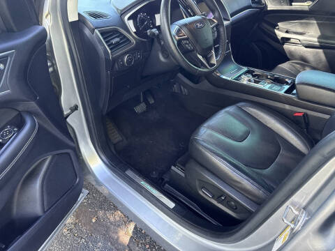 2020 Ford Edge Titanium