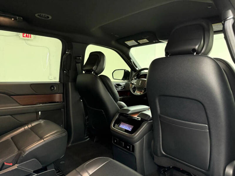 2023 Lincoln Navigator L Standard