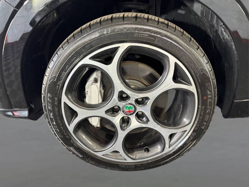 2024 Alfa Romeo Tonale Hybrid Ti