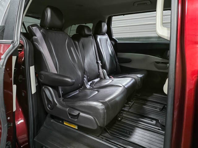 2022 Kia Carnival EX