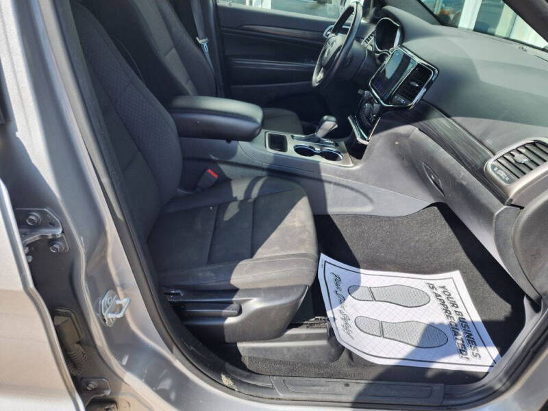 2019 Jeep Grand Cherokee Laredo E