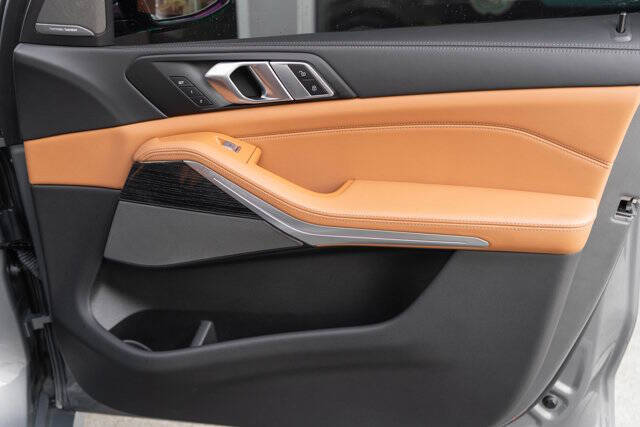 2023 BMW X7 43