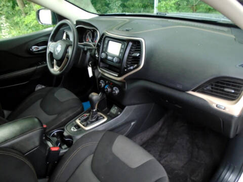 2016 Jeep Cherokee Sport