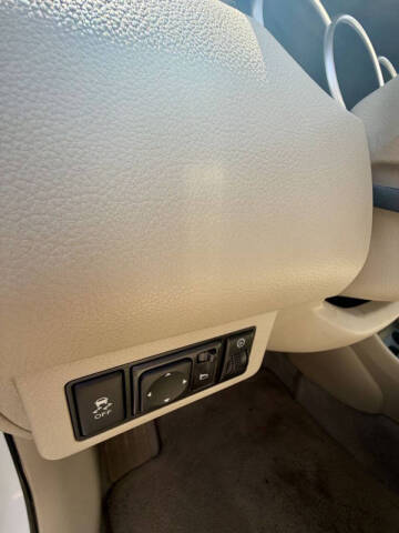2012 Nissan Versa 1.8 SL
