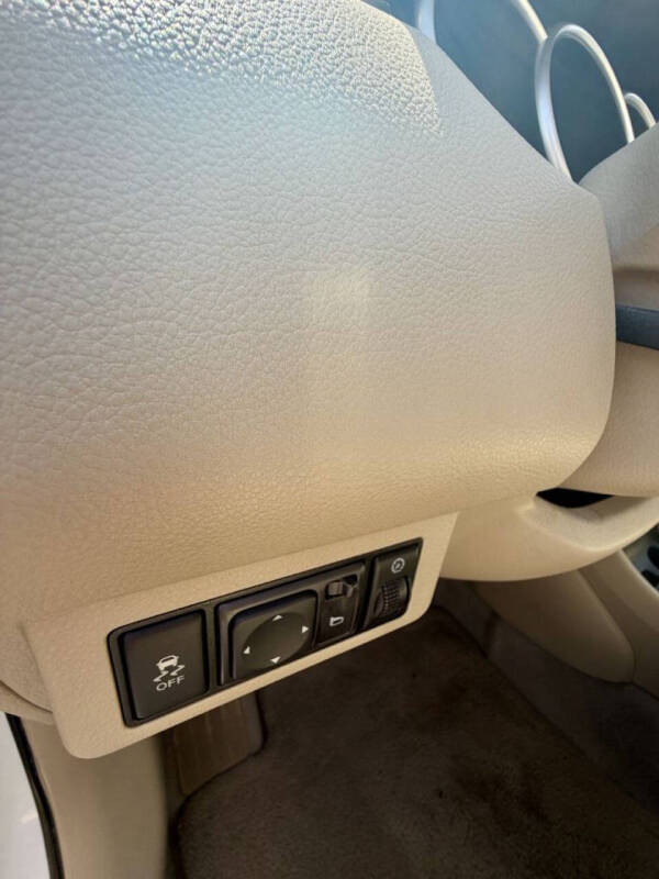 2012 Nissan Versa 1.8 SL