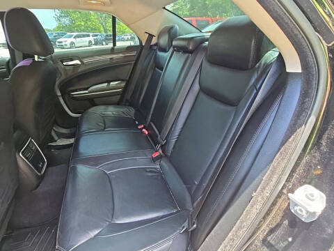 2017 Chrysler 300 Limited