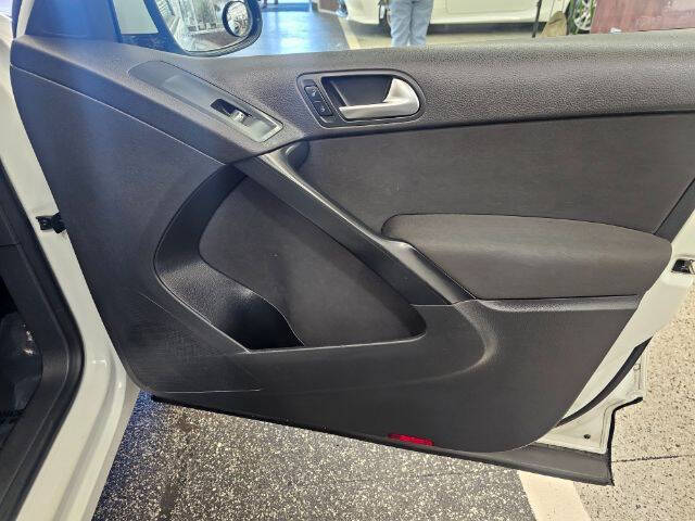 2018 Volkswagen Tiguan Limited 2.0T 4Motion