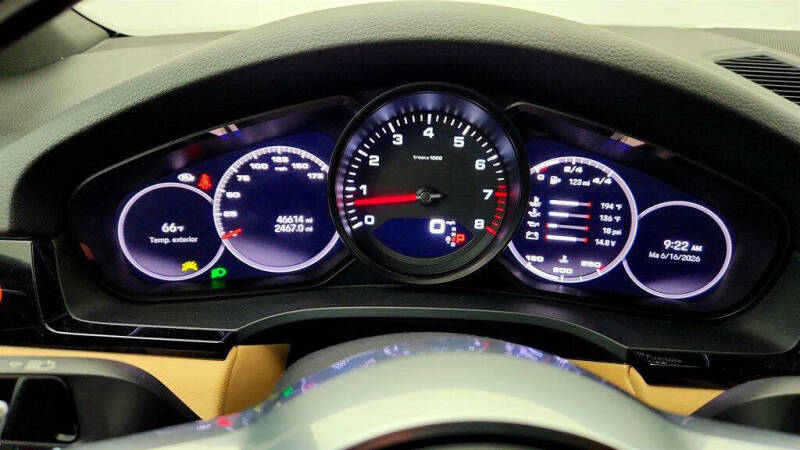 2023 Porsche Cayenne Platinum Edition