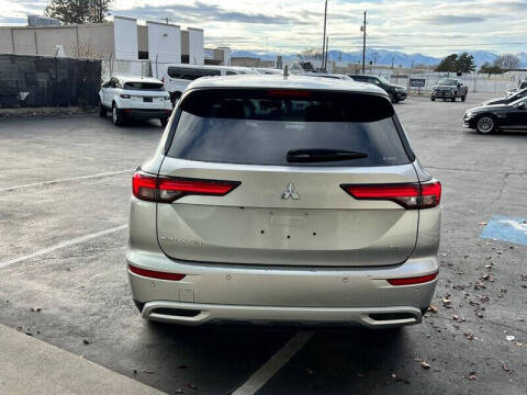 2024 Mitsubishi Outlander SE