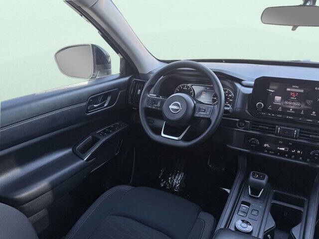 2025 Nissan Pathfinder S
