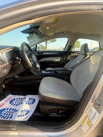 2020 Ford Fusion SE