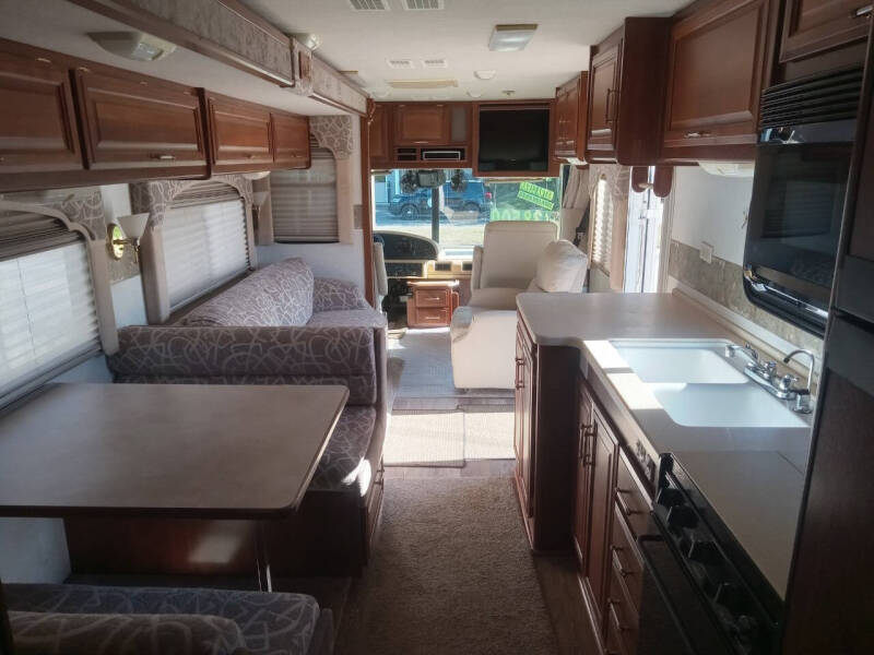 2002 Freightliner XC Chassis