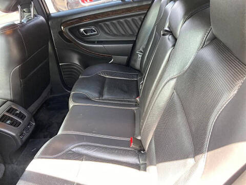 2017 Ford Taurus Limited